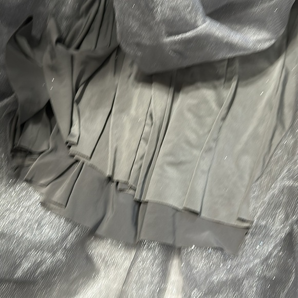 Maneca Activewear Dance Costume Gray Sparkly 2 Piece Adult Medium competition - Picture 4 of 8